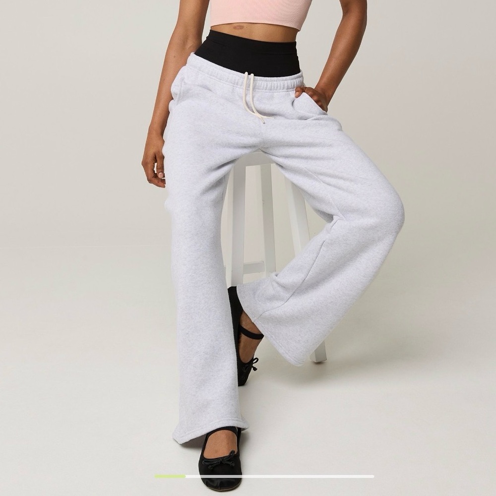 Offline by Aerie Women’s Wide Leg Heather Grey Sweatpants